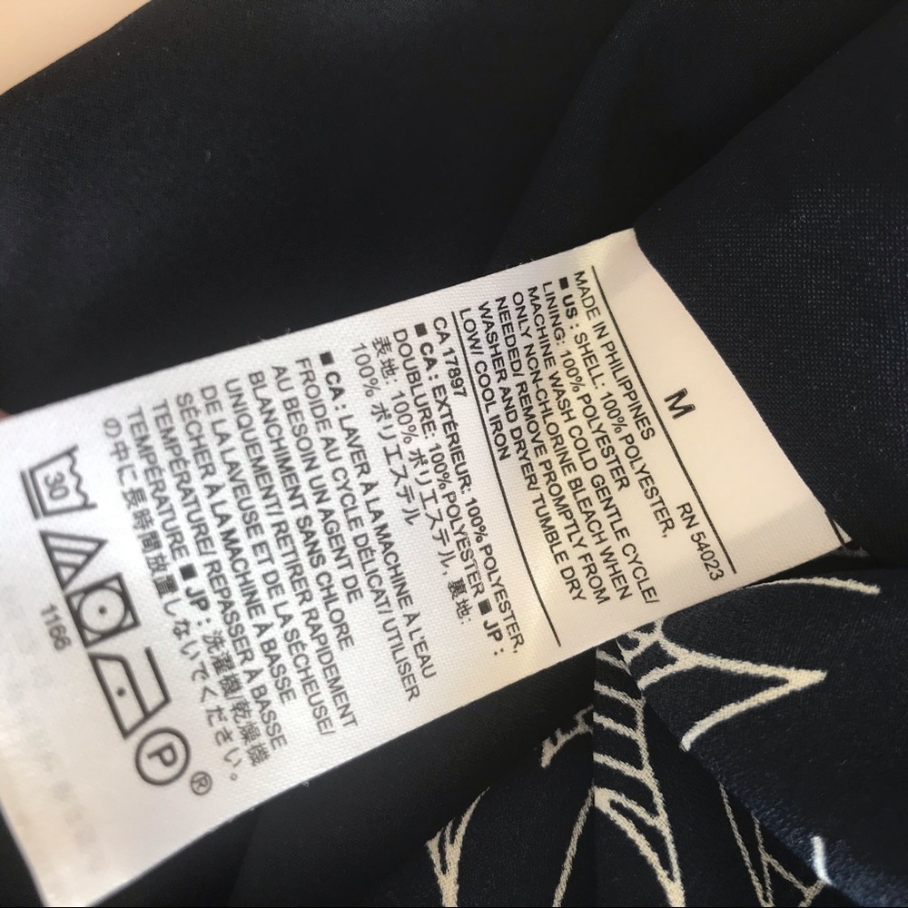 Banana Republic Navy & White Floral V Neck Tanktop - Picture 6 of 8